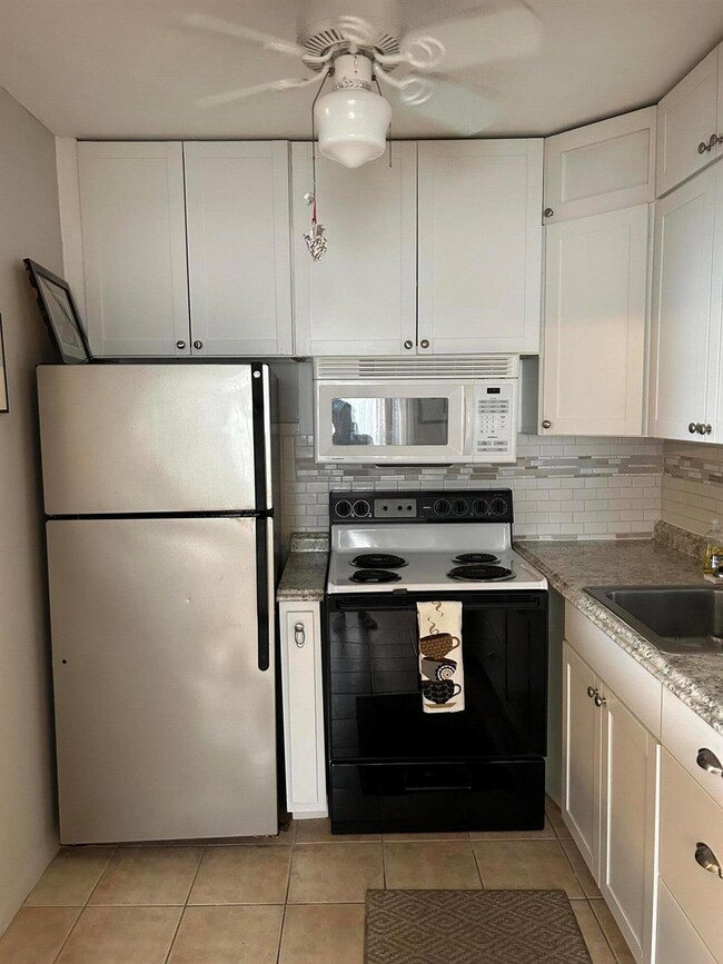 341 Norwich O unit 341, West Palm Beach, FL 33417 - photo 7