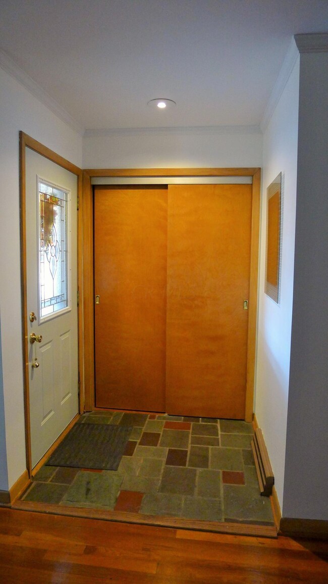 435 E Schreyer Place, Columbus, OH 43214 - photo 4