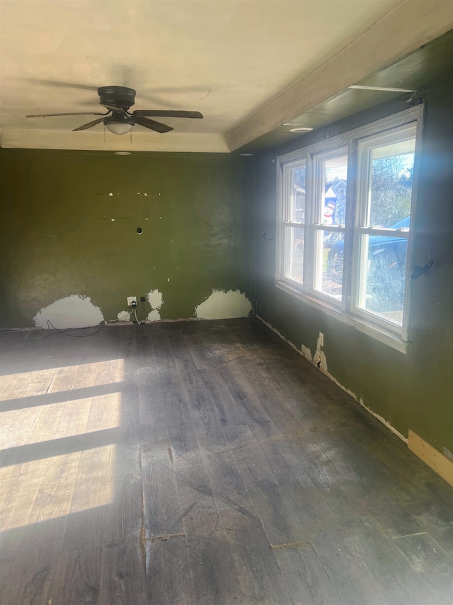 453 Linden Cir, Huntington, WV 25705 - photo 4