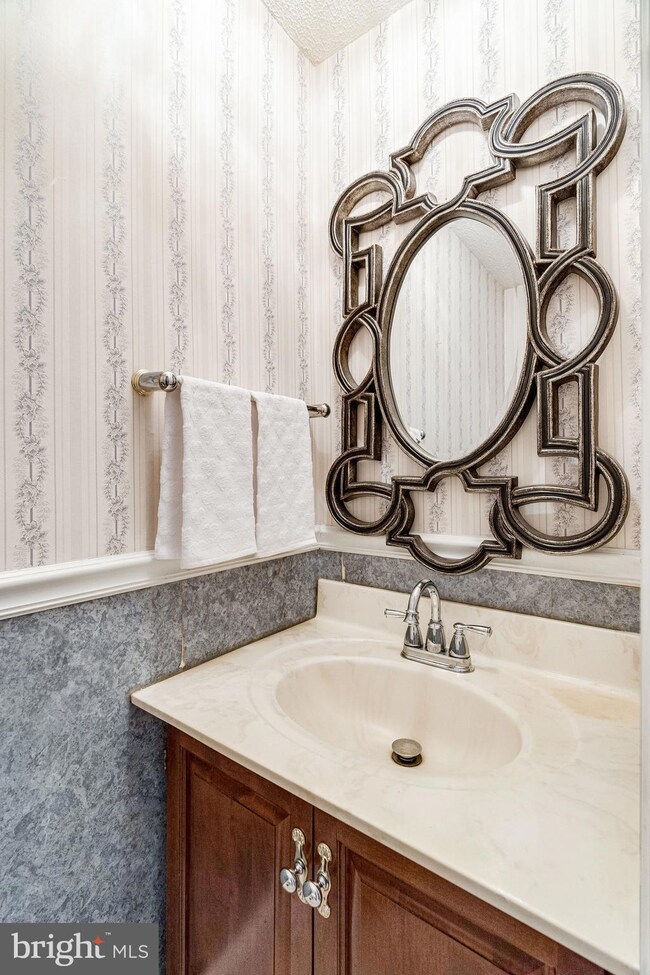 11864 Dunlop Ct, Reston, VA 20191 - photo 6