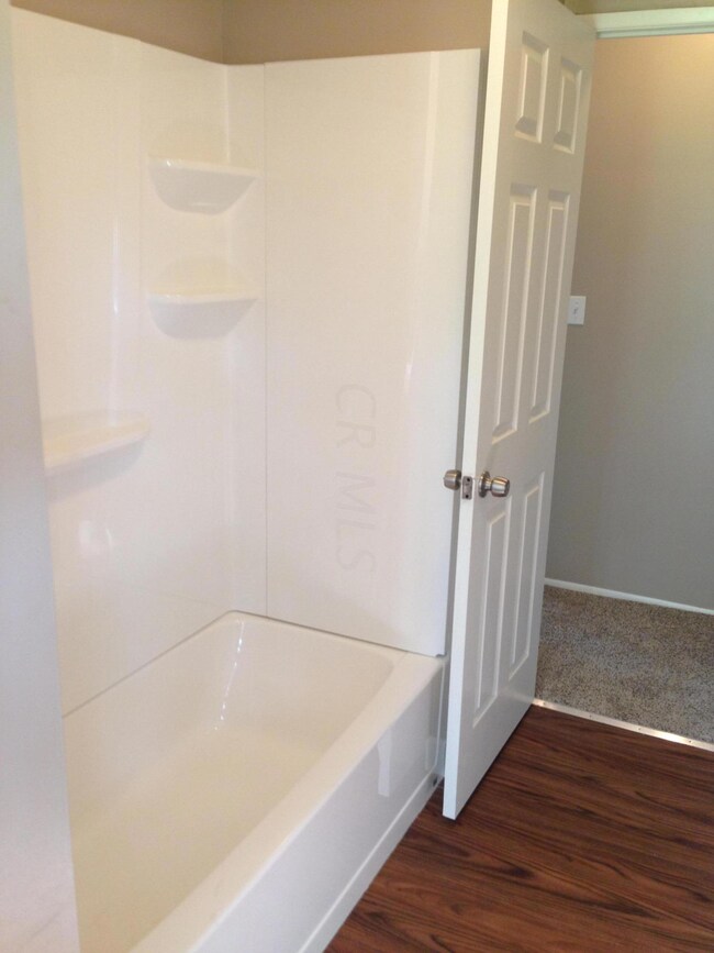 3555 Torwood Rd, Columbus, OH 43232 - photo 7