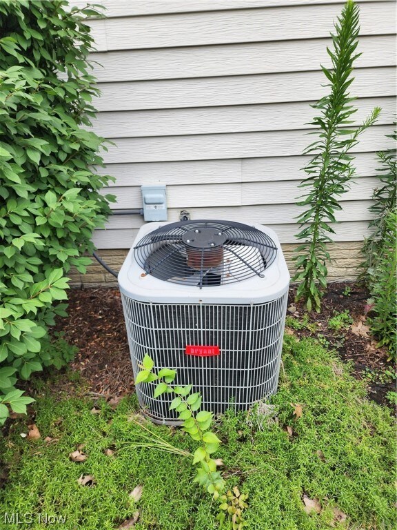 9596 Grist Mill Run, Olmsted Falls, OH 44138 - photo 4