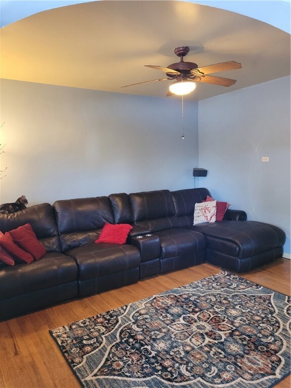 1020 Wallace St, Vandergrift, PA 15690 - photo 2