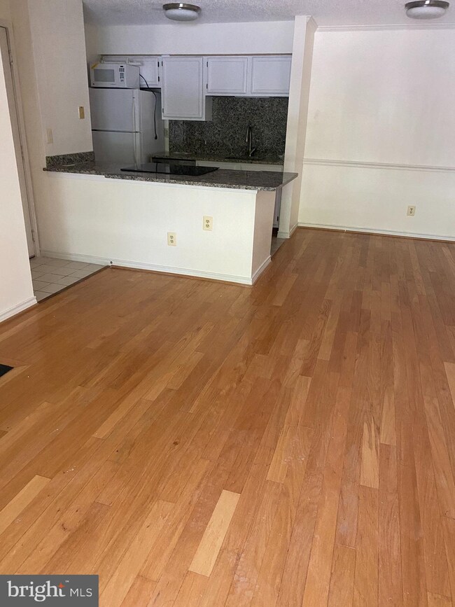 1534 Lincoln Way unit 204, McLean, VA 22102 - photo 2