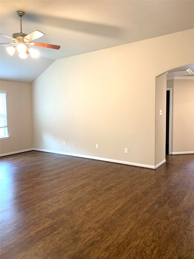 12402 Ridgecrest Dr, Willis, TX 77318 - photo 6