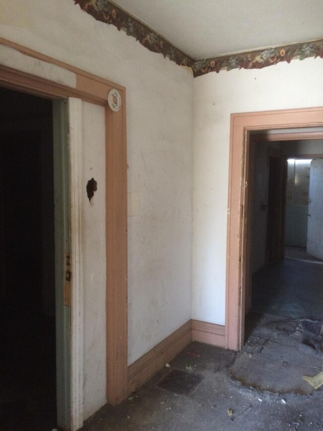 Foyer.jpg