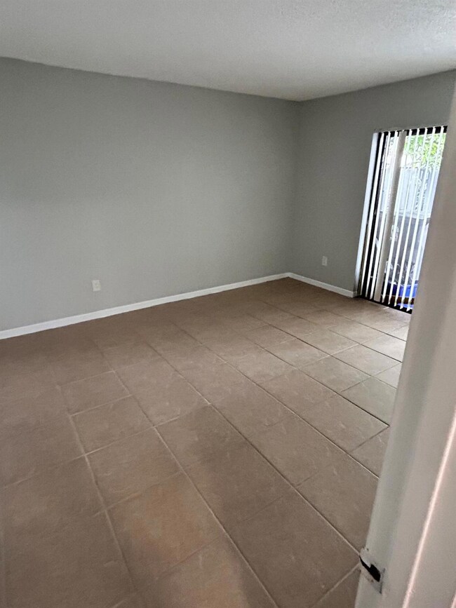 1158 Summit Trail Cir unit D, West Palm Beach, FL 33415 - photo 7