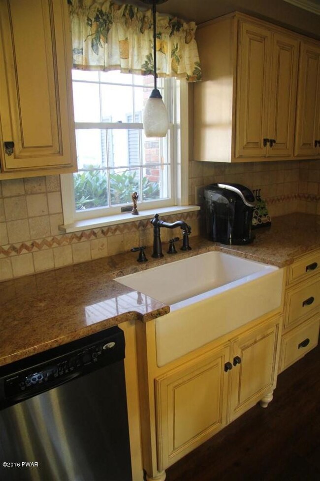 73 Torrey Rd, Honesdale, PA 18431 - photo 7