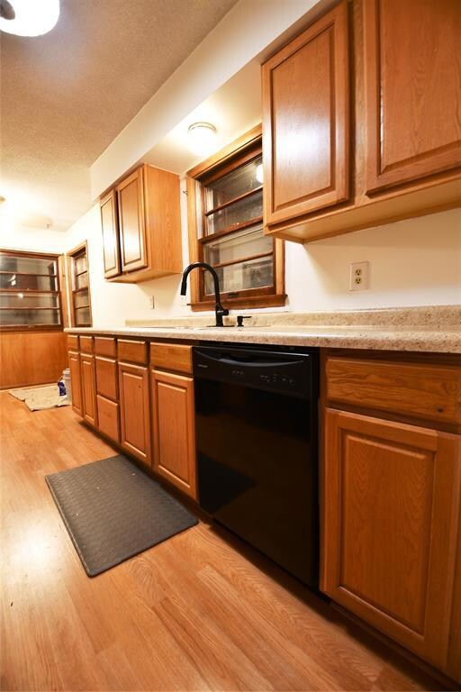 2801 Bennett Ave, Des Moines, IA 50310 - photo 3