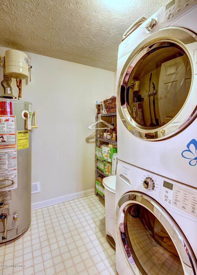 8518 Grand Neptune Dr unit 1602, Louisville, KY 40228 - photo 7