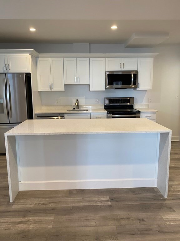 190 Pleasant St unit 1, Marblehead, MA 01945 - photo 3