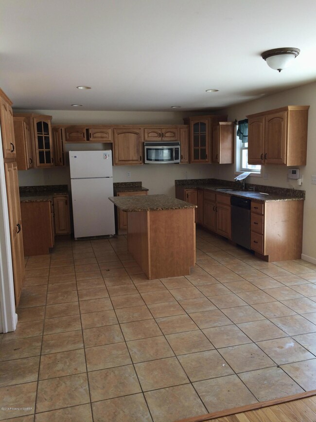 42 Aleksander Blvd, Mountain Top, PA 18707 - photo 5