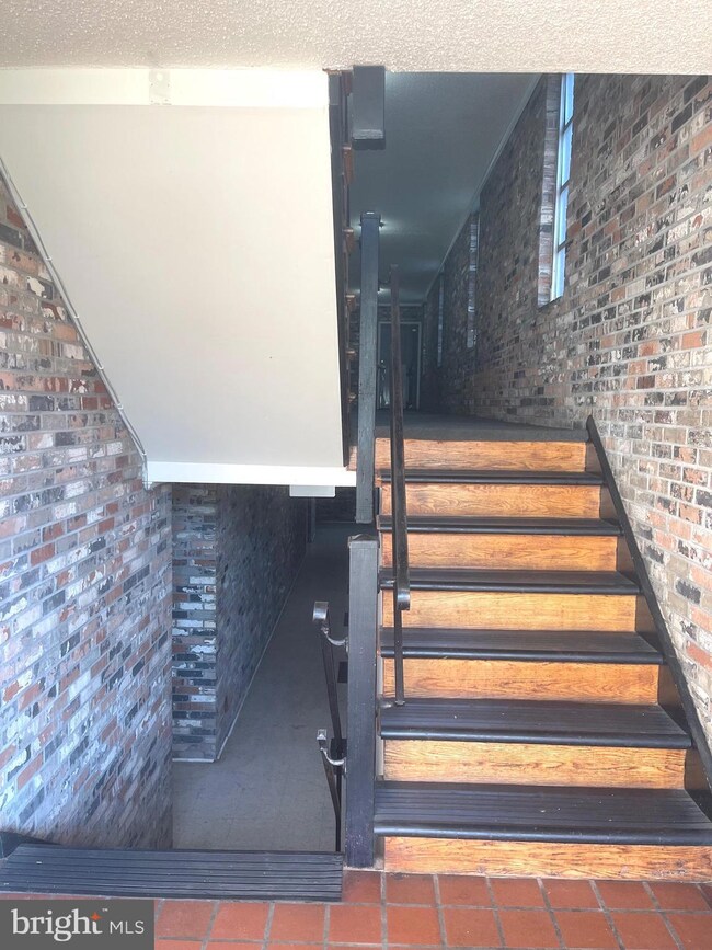 201 S Augusta Ave unit A5, Baltimore, MD 21229 - photo 3