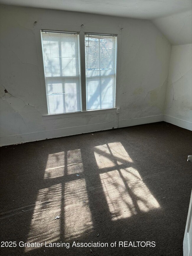 1136 Platt St, Lansing, MI 48910 - photo 7