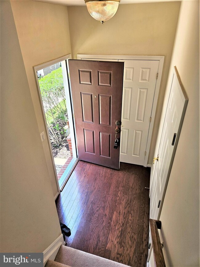 11268 Wortham Crest Cir unit 8, Manassas, VA 20109 - photo 5