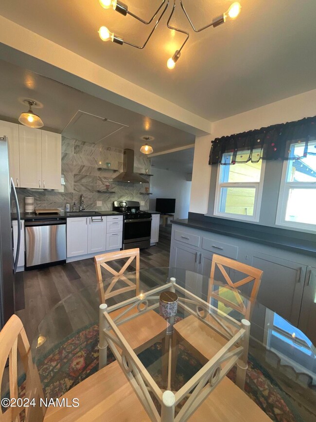 318 N Hicks Ave, Winslow, AZ 86047 - photo 3