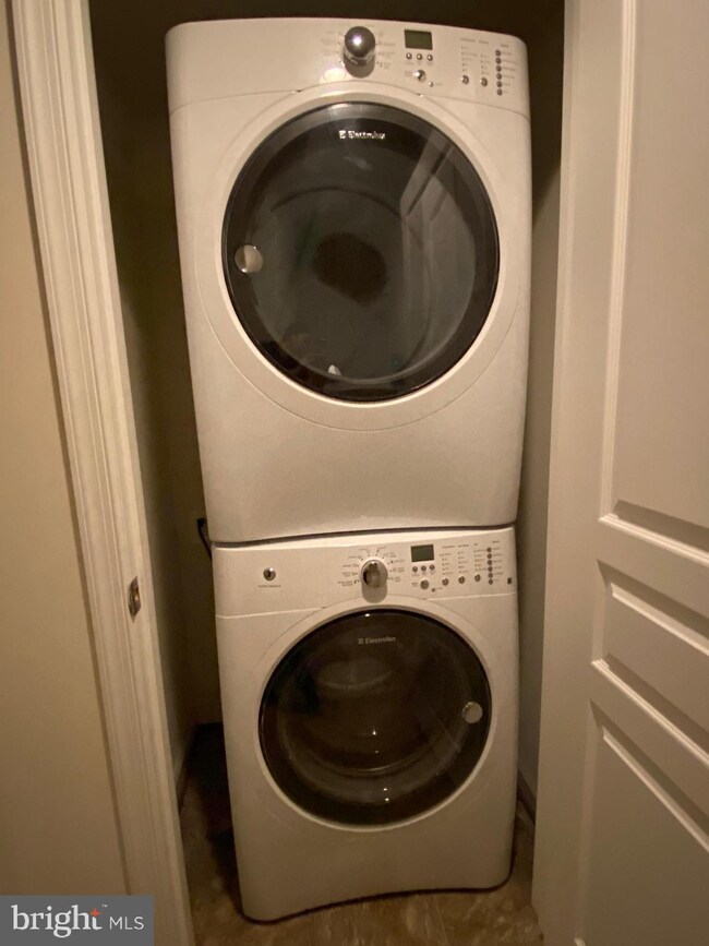 8383 Scotland Loop, Manassas, VA 20109 - photo 4