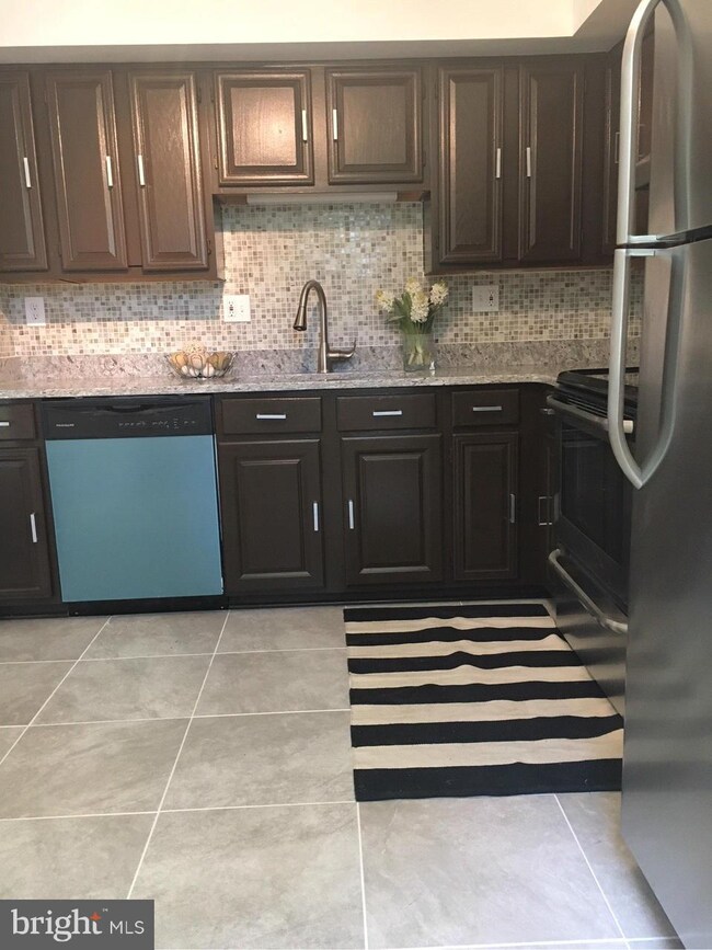 3813 Evans Trail Ct, Beltsville, MD 20705 - photo 3