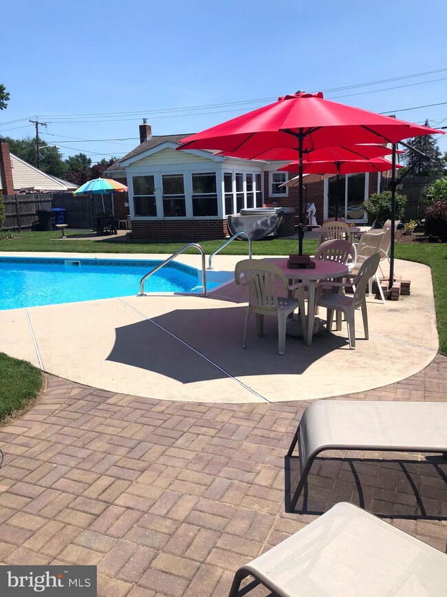 125 E Franklin Ave, Beverly, NJ 08010 - photo 2