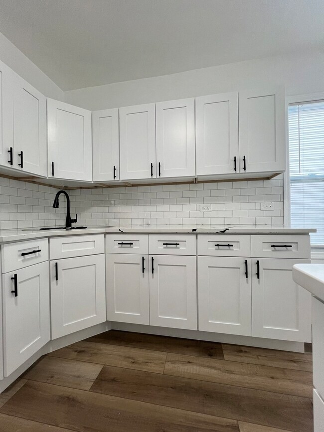 5714 W Grand Ave unit 2R, Chicago, IL 60639 - photo 6