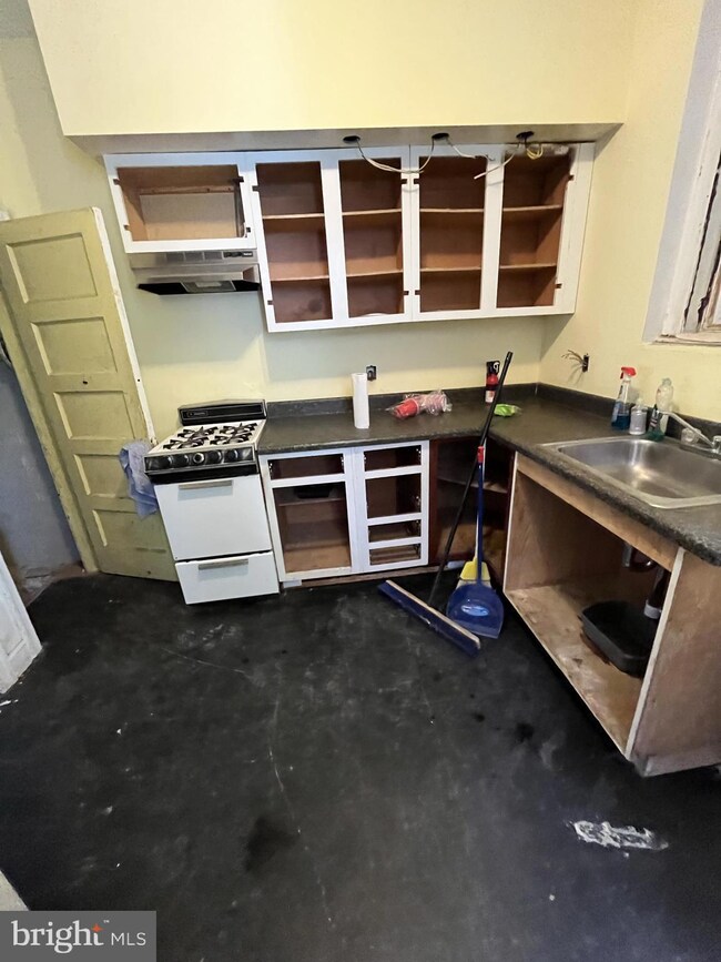 5547 Delancey St, Philadelphia, PA 19143 - photo 7