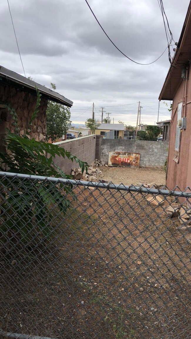 2812 1/2 N Piedras St, El Paso, TX 79930 - photo 3