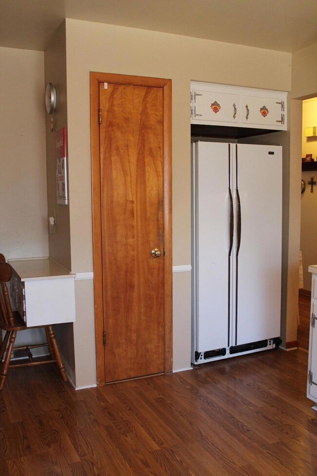 Kitchen pantry