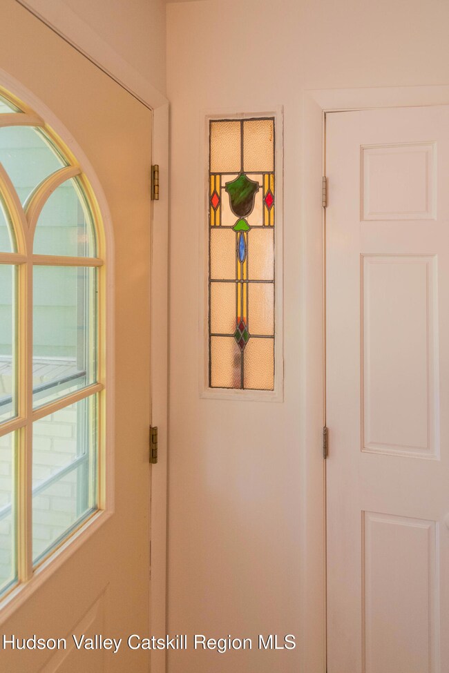 513 Roberts Ct, Hurley, NY 12443 - photo 4