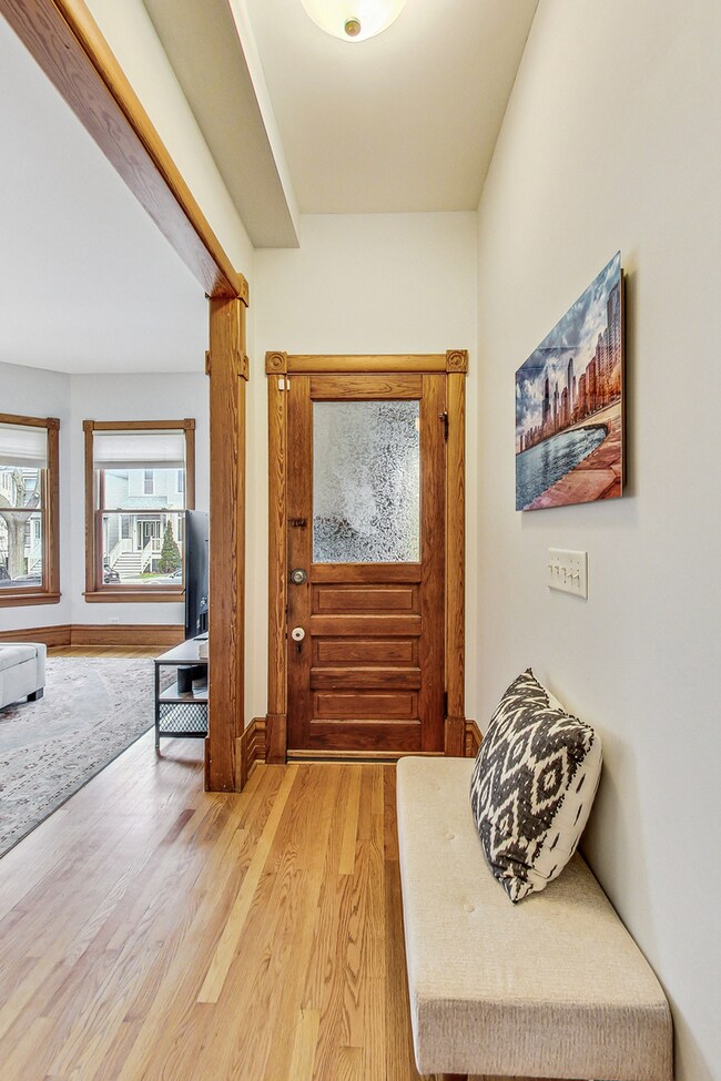 1851 W Berenice Ave unit 2, Chicago, IL 60613 - photo 7