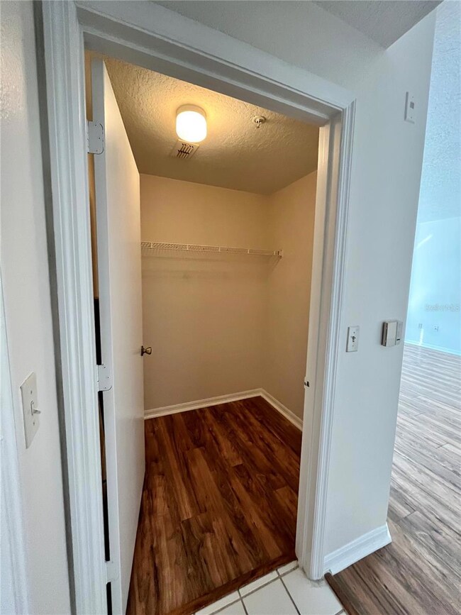 5512 Metrowest Blvd unit 205, Orlando, FL 32811 - photo 4