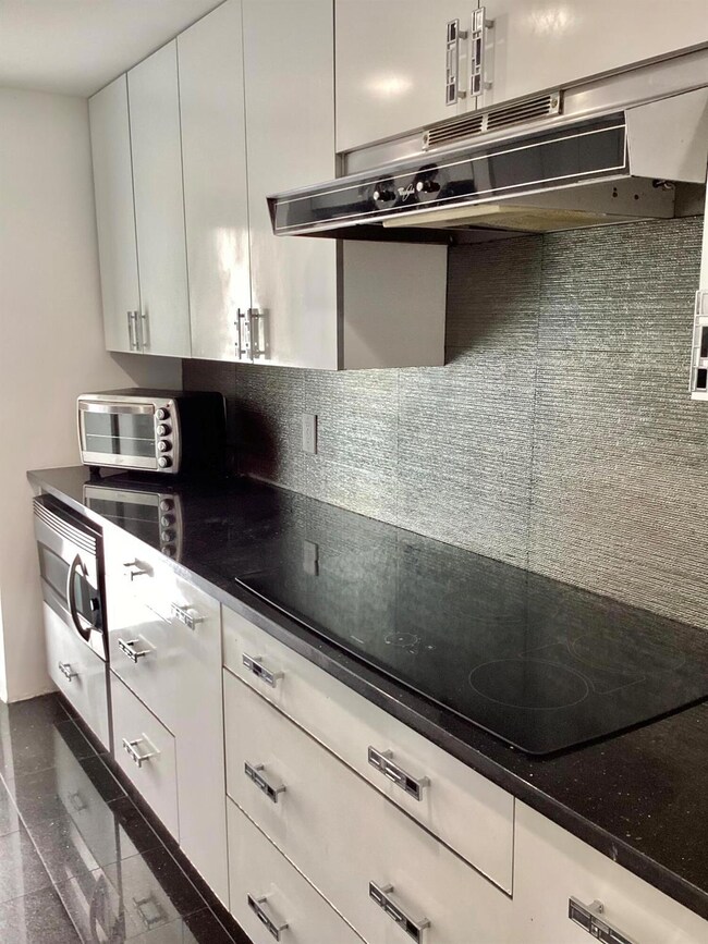 Penthouse Towers unit 924, Highland Beach, FL 33487 - photo 5