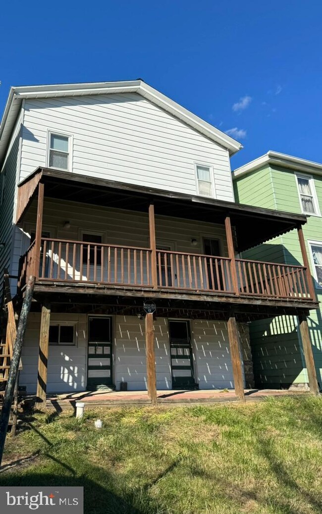 211 Valley St, Tuscarora, PA 17925 - photo 4