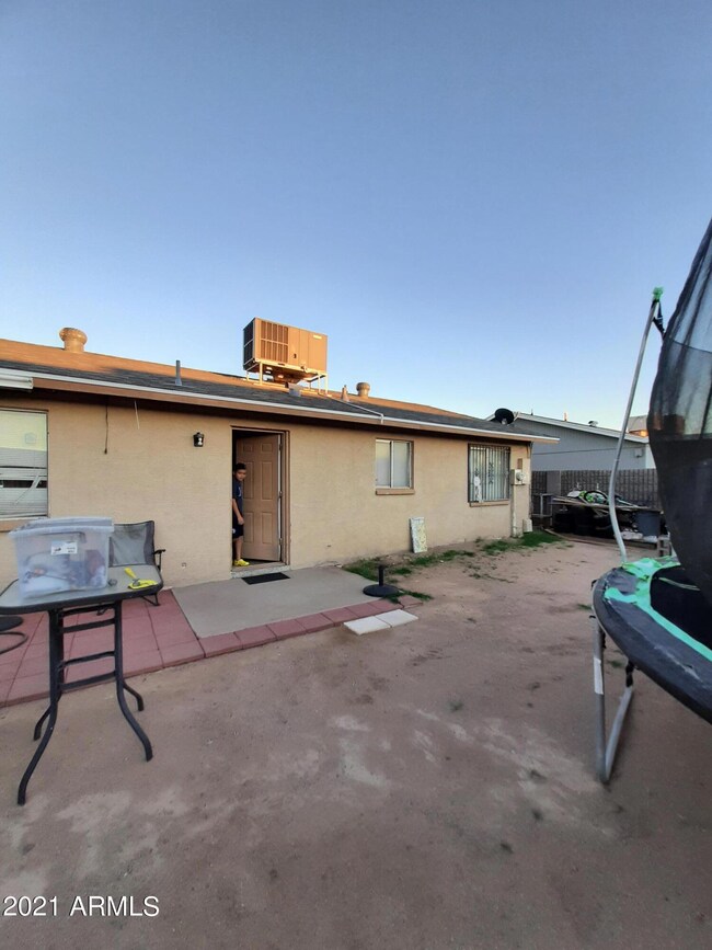 2202 N 54th Ln unit 9, Phoenix, AZ 85035 - photo 3