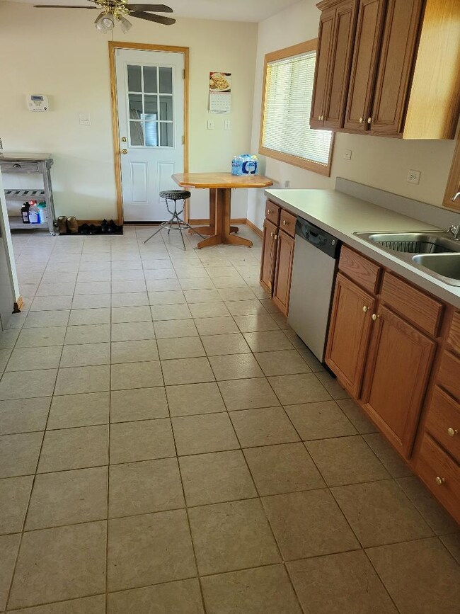 18020 Springfield Ave, Homewood, IL 60430 - photo 7