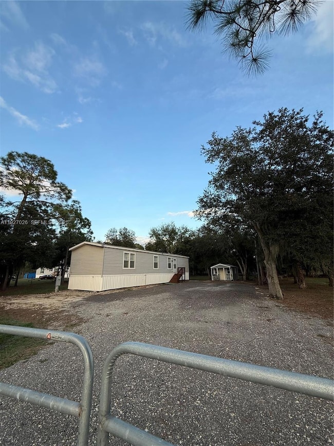 455 S Coral St, Clewiston, FL 33440 - photo 2