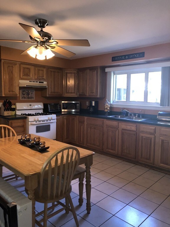 39 Osborn St, Westport, MA 02790 - photo 4