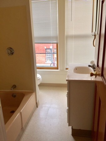 466 Broadway unit 10, Chelsea, MA 02150 - photo 4