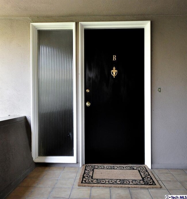 938 S Orange Grove Blvd unit B, Pasadena, CA 91105 - photo 2