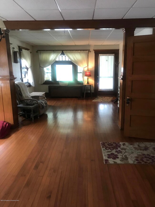 112 Bacon St, Jermyn, PA 18433 - photo 5