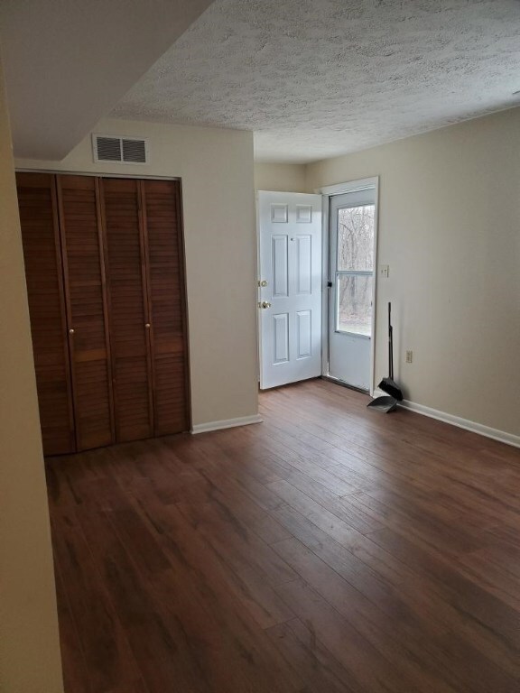 901 Chaplin St unit 905, Conway, PA 15027 - photo 2