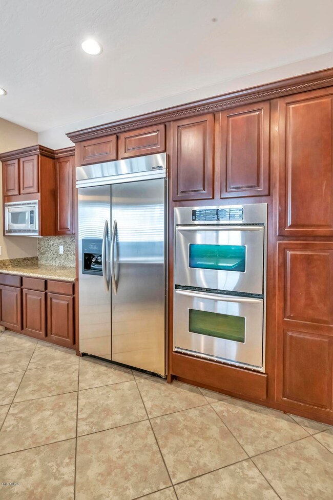 kitchen frig
