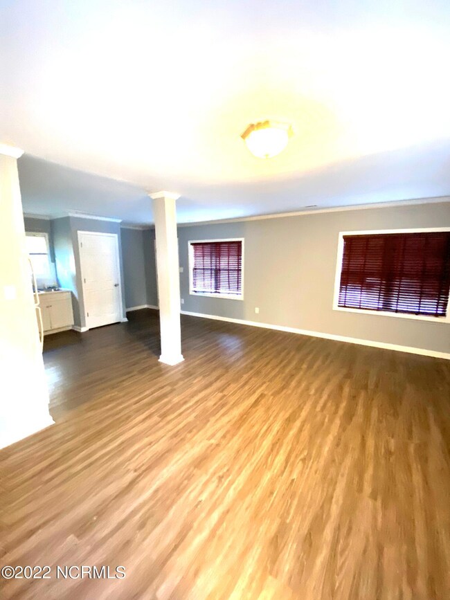 400 Country Club Rd, Jacksonville, NC 28546 - photo 4