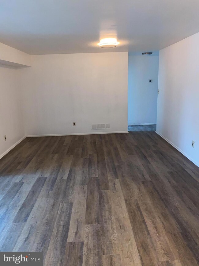 92B Red Cedar Ct, Mount Laurel, NJ 08054 - photo 5