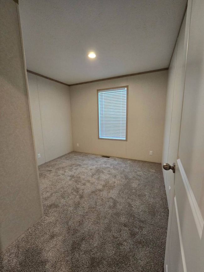 1667 Glenway Dr unit 143, Oshkosh, WI 54904 - photo 2