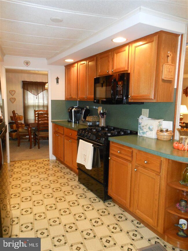 400 Holly Dr, Mount Wolf, PA 17347 - photo 5