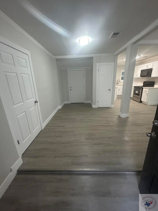 632 Arizona Ave, Wake Village, TX 75501 - photo 5