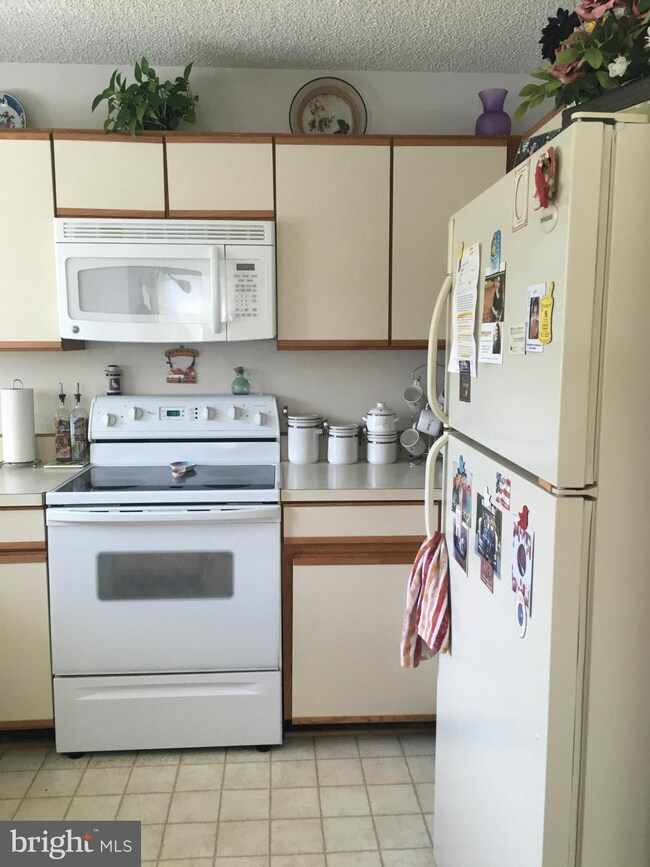 11725 Summerchase Cir unit 11725B, Reston, VA 20194 - photo 4