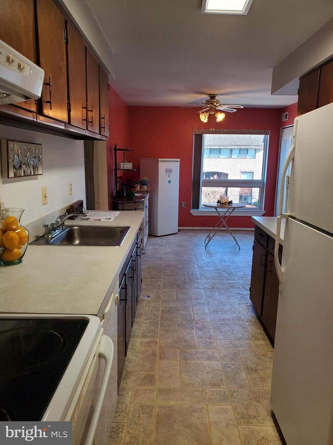 427 Christopher Ave unit 23, Gaithersburg, MD 20879 - photo 7