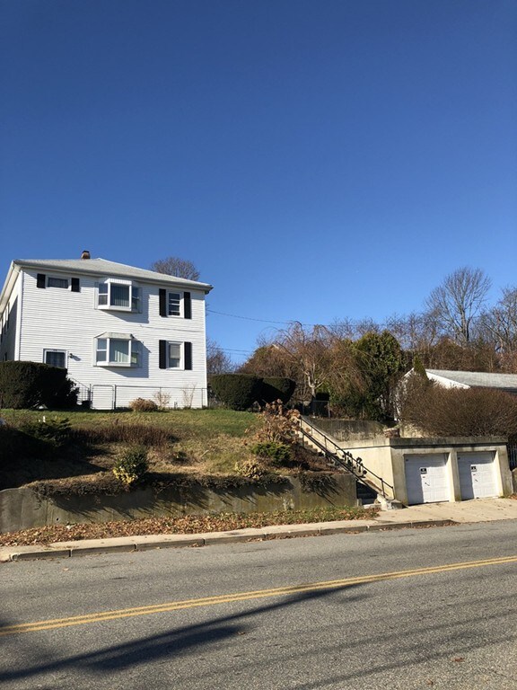 251 Shove St, Fall River, MA 02724 - photo 2