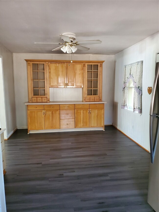 7331 Farnsworth St, Houston, TX 77022 - photo 6